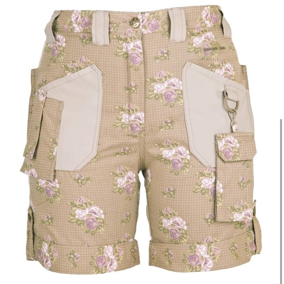 Garden Girl Floral Cargo Shorts | Size 10 - Picture 1 of 11